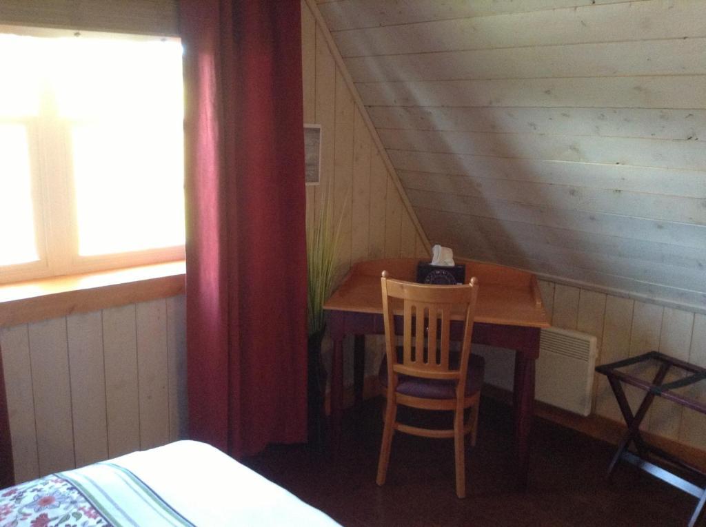Gite Au Coin De La Berge Perce Szoba fotó
